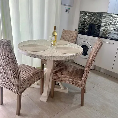 200 Metres From The Beach! * Tias